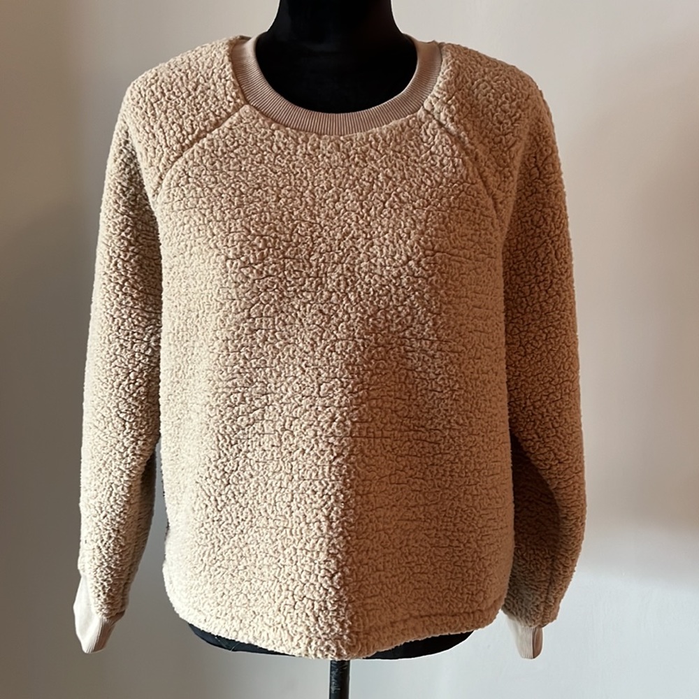 NWOT Super Cozy Banana Republic Fleece Top